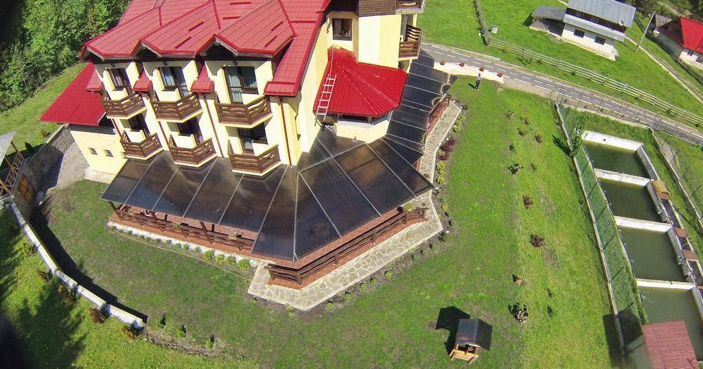 Pensiunea Geona Poiana Teiului Exteriér fotografie